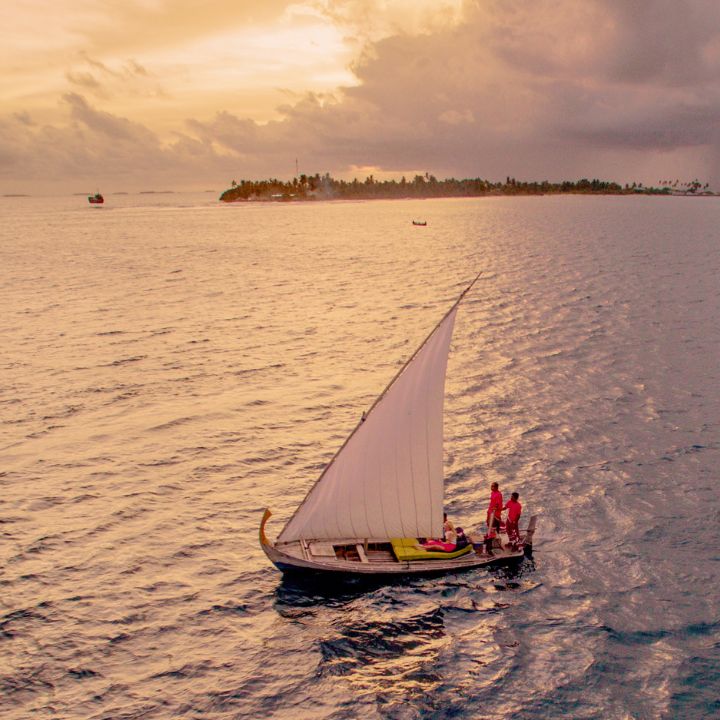Paseo en dhoni al atardecer