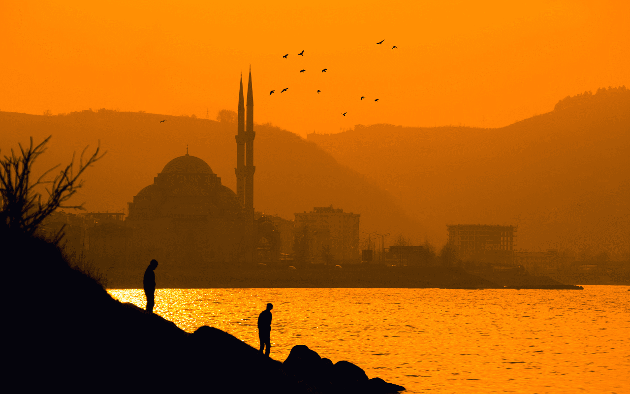 Una imagen del paisaje al atardecer de Estambul. Viaje Estambul.