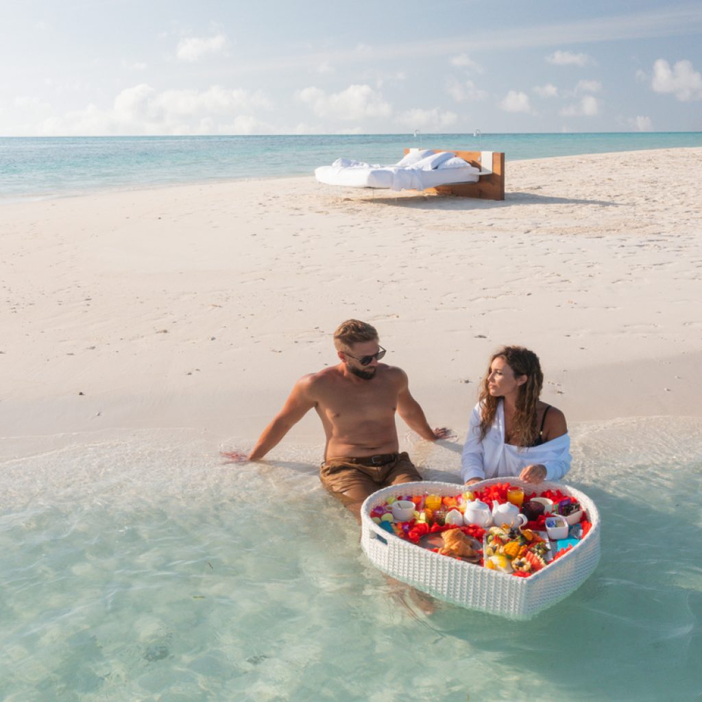 Desayuno flotante romántico en Hotel Cocoon Maldivas